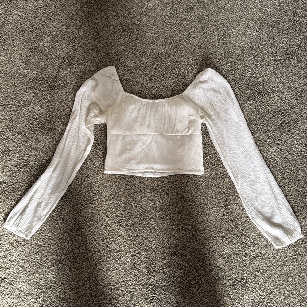 White Hollister Blouse, super comfy, flowy sleeve size: small
